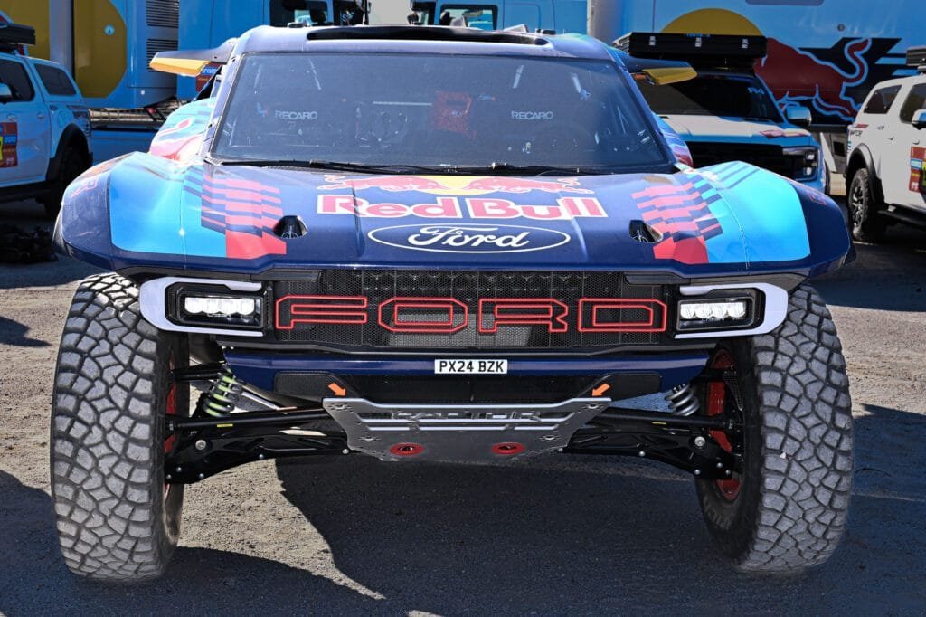 Street Racing Raptor Ford El máximo desafío para el Ford Raptor - Street-touring.com