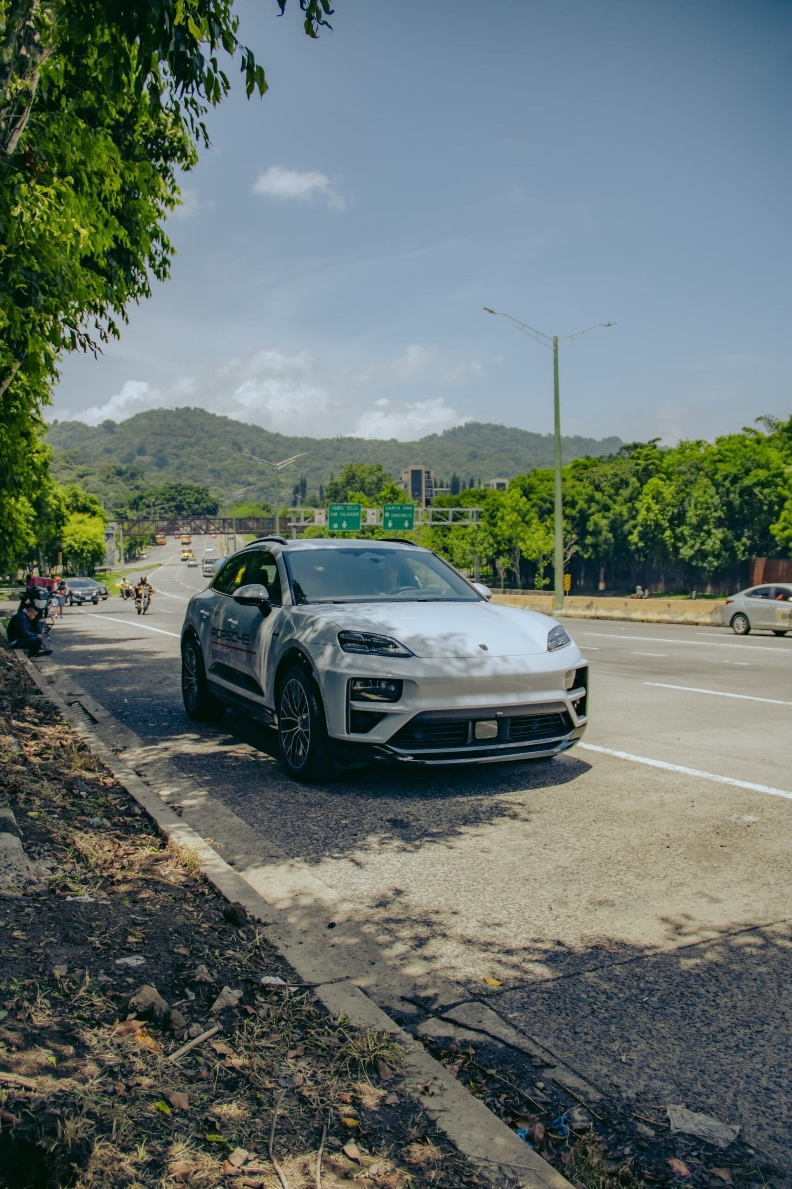 Porsche lleva la deportividad al siguiente nivel con sus modelos eléctricos